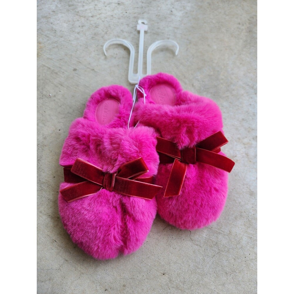 New Auden Fuzzy Bright Pink Slippers Valentines W/ Bow Women’s Medium (7/8)